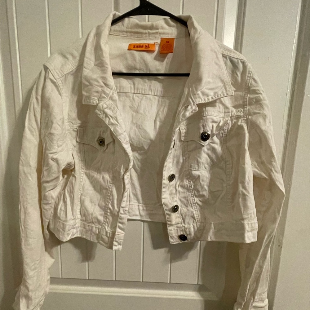 White cropped jean jacket